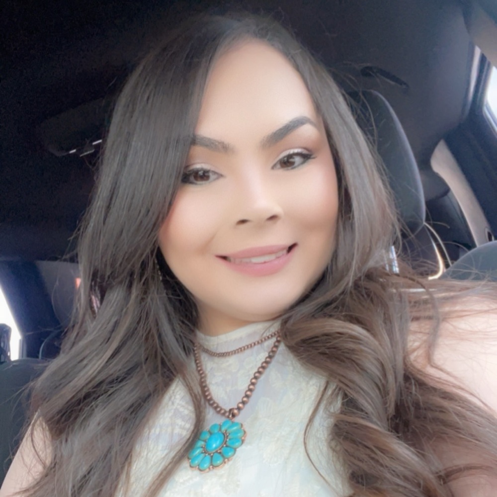 Meet your Posher, Monica
